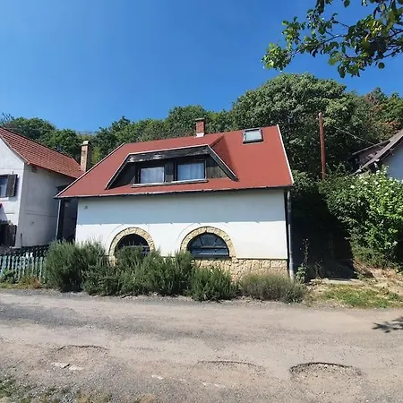 Kishaz A Hegyen Appartement Csopak